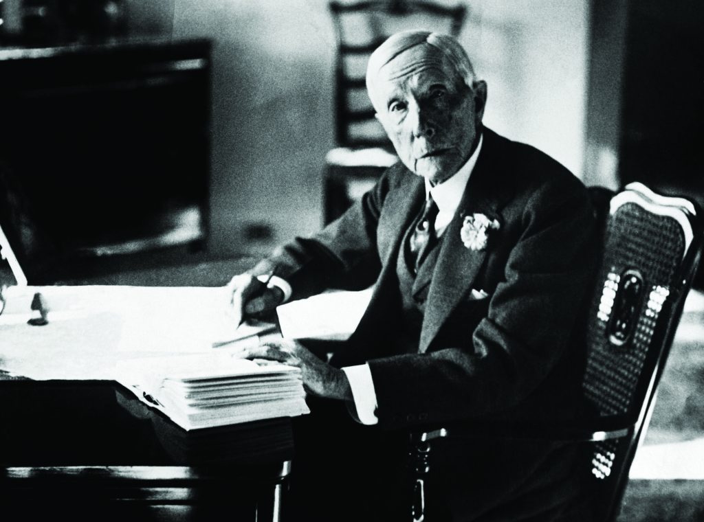 John D Rockefeller becomes the first American billionaire