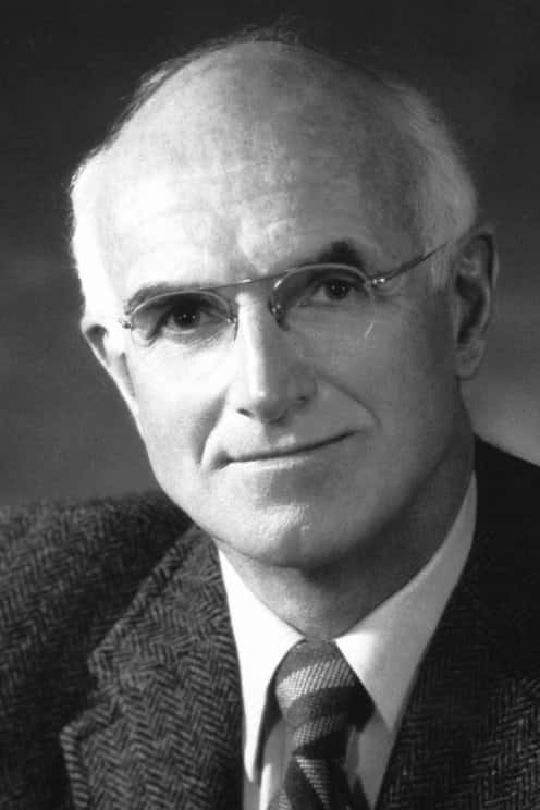 Dr. Joseph E Murray performs the first human kidney transplant