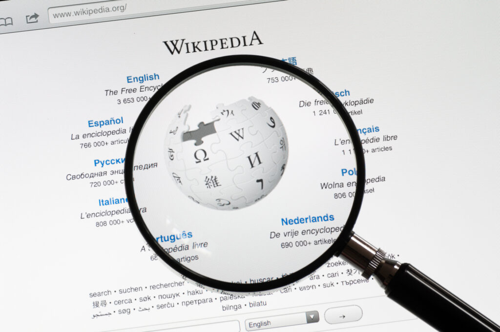 Wikipedia is launched by Jimmy Wales and Larry Sanger