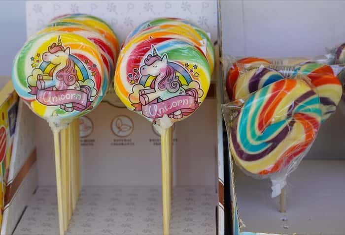 Bonbon Makes the World's Largest Lollipop